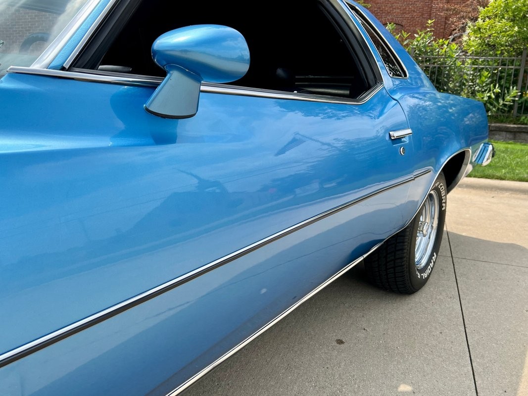 Pontiac-Grand-Prix-1973-Coupe-26