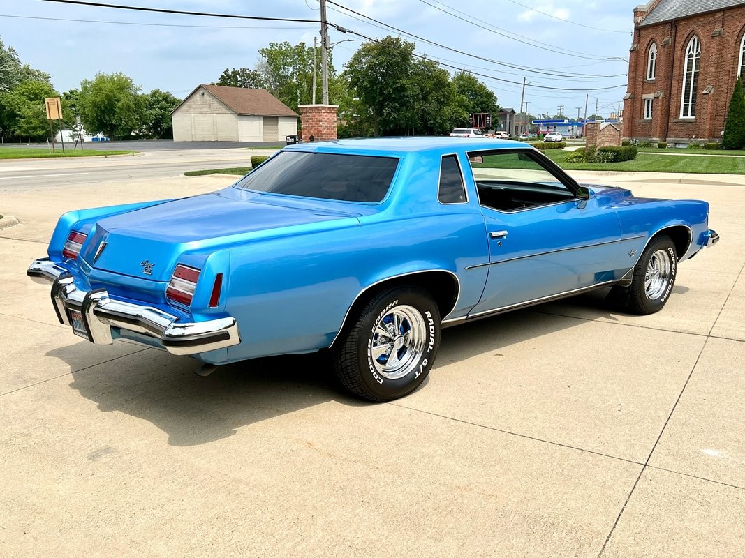 Pontiac-Grand-Prix-1973-Coupe-6