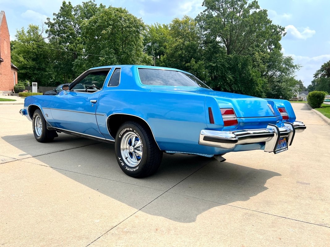Pontiac-Grand-Prix-1973-Coupe-9