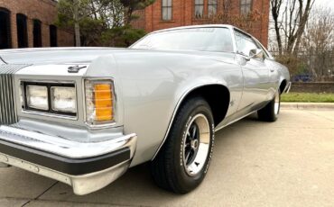 Pontiac-Grand-Prix-1976-Coupe-16