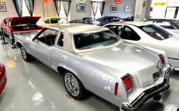 Pontiac-Grand-Prix-1976-Coupe-2