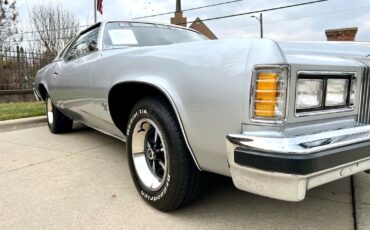 Pontiac-Grand-Prix-1976-Coupe-21