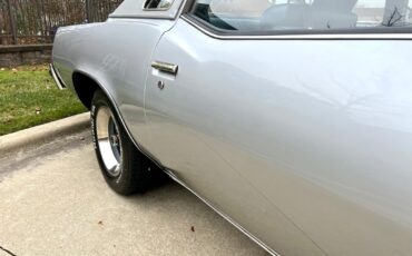 Pontiac-Grand-Prix-1976-Coupe-36