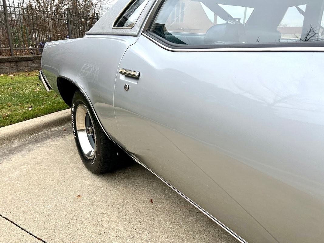 Pontiac-Grand-Prix-1976-Coupe-36