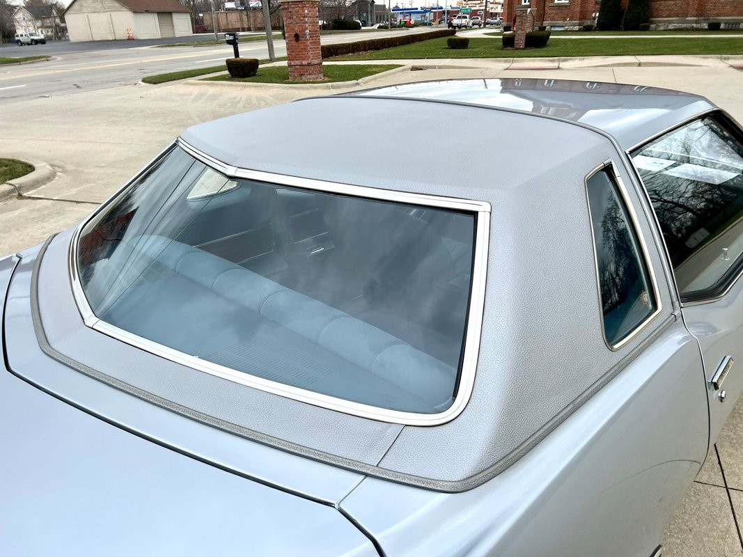 Pontiac-Grand-Prix-1976-Coupe-37