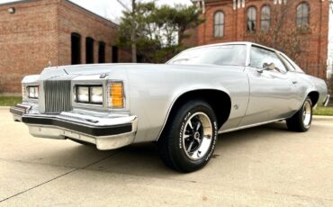 Pontiac-Grand-Prix-1976-Coupe-6