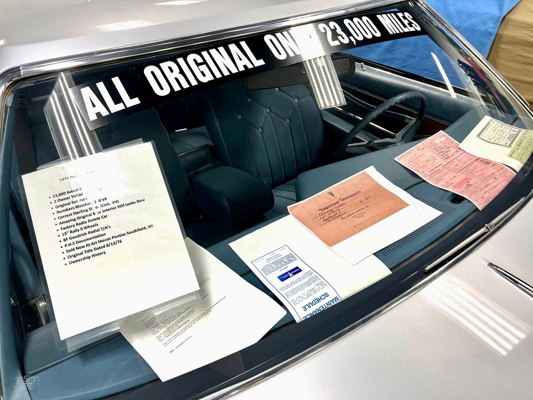 Pontiac-Grand-Prix-1976-Coupe-7