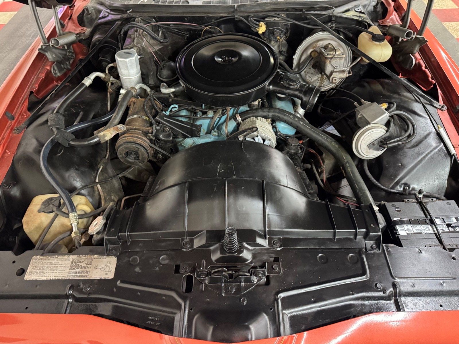 Pontiac-Grand-Prix-1977-2-Door-18