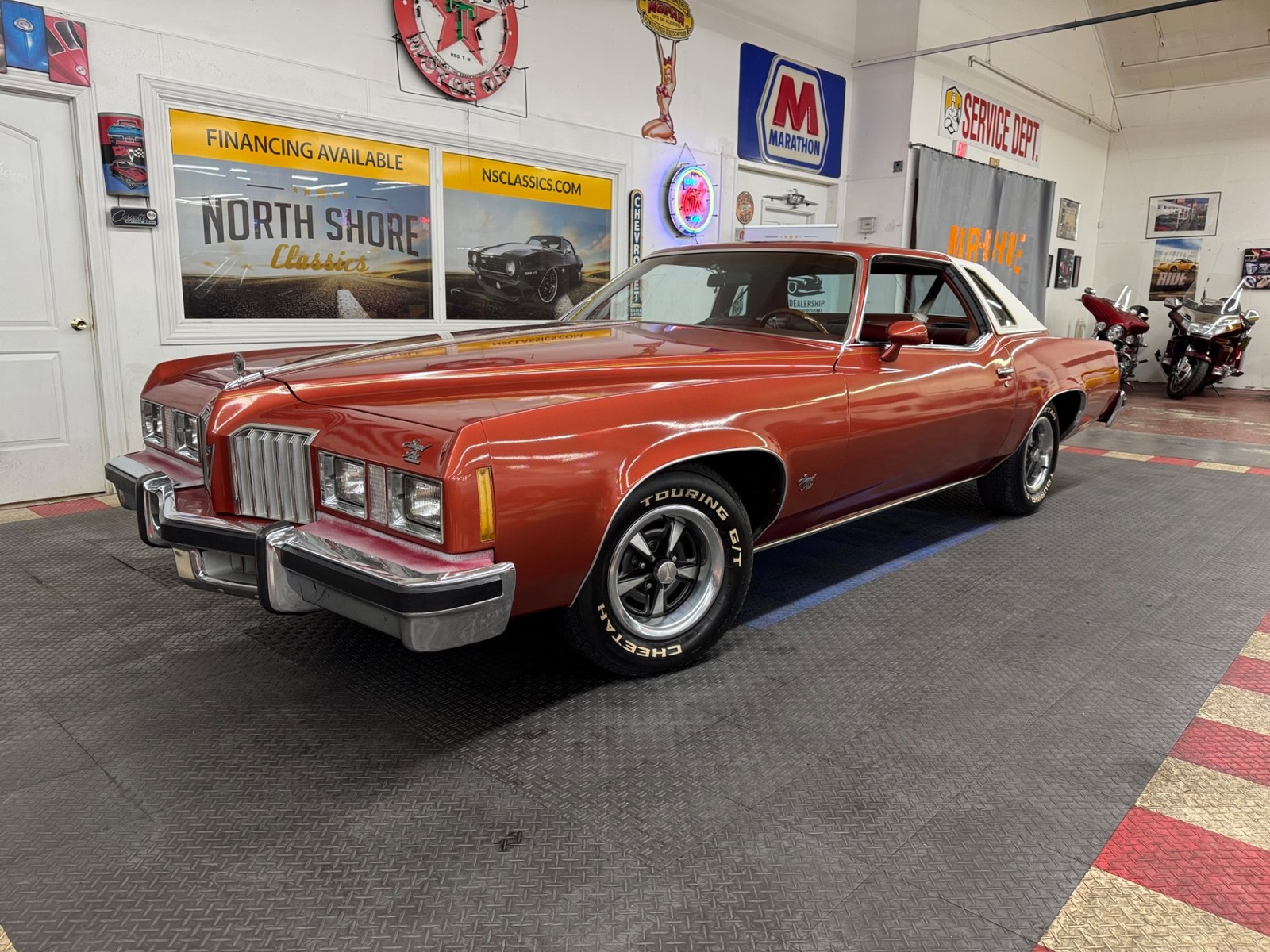 Pontiac-Grand-Prix-1977-2-Door-2