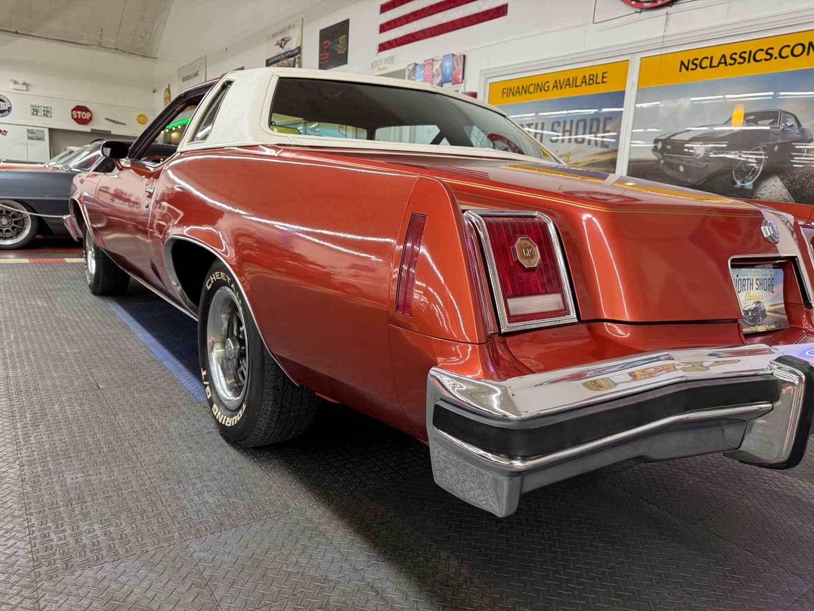 Pontiac-Grand-Prix-1977-2-Door-22