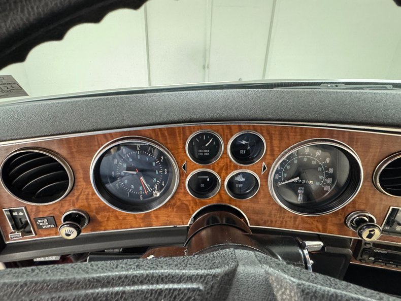 Pontiac-Grand-prix-1975-Honduras-Maroon-White-11