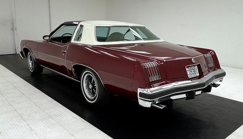 Pontiac-Grand-prix-1975-Honduras-Maroon-White-15
