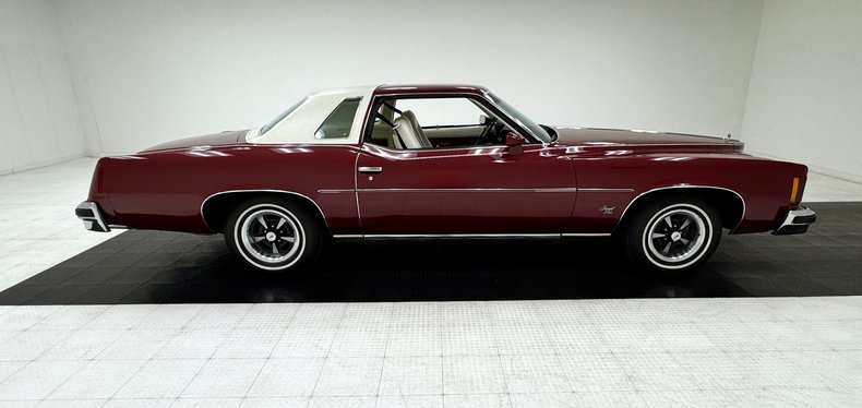 Pontiac-Grand-prix-1975-Honduras-Maroon-White-17