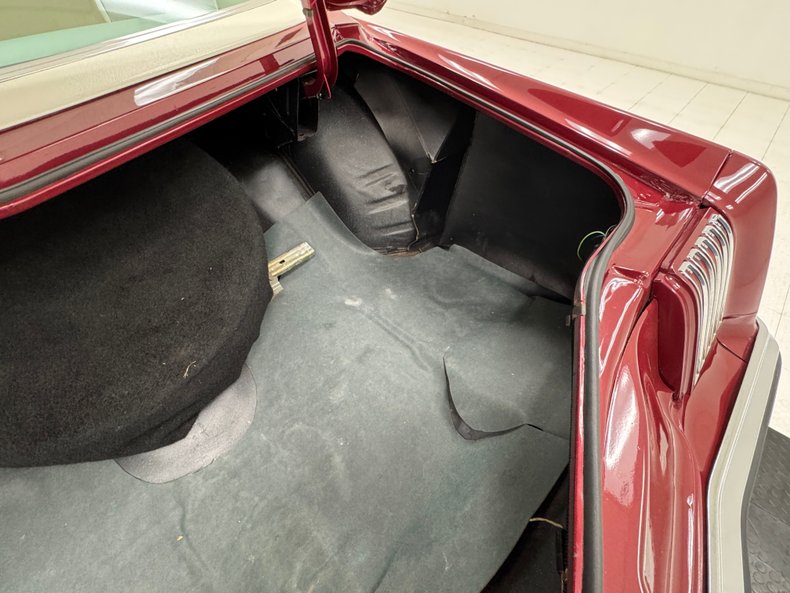 Pontiac-Grand-prix-1975-Honduras-Maroon-White-32