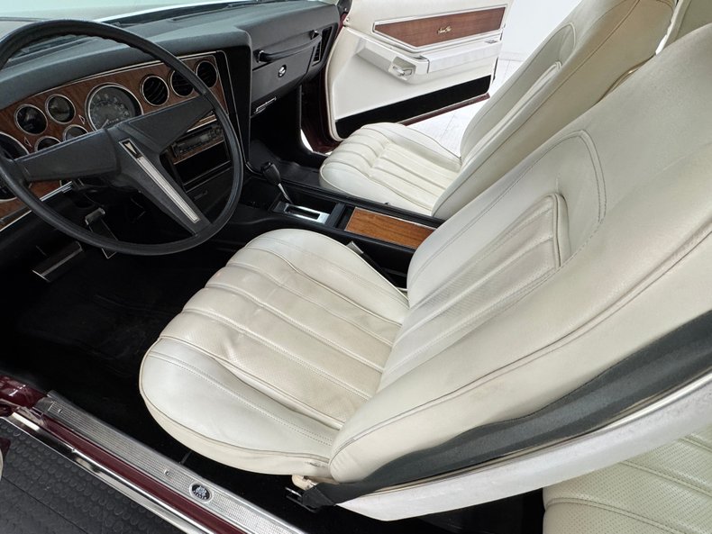 Pontiac-Grand-prix-1975-Honduras-Maroon-White-39