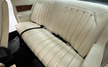 Pontiac-Grand-prix-1975-Honduras-Maroon-White-40