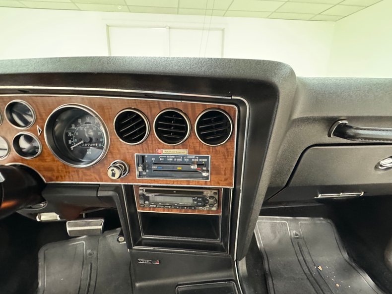 Pontiac-Grand-prix-1975-Honduras-Maroon-White-44