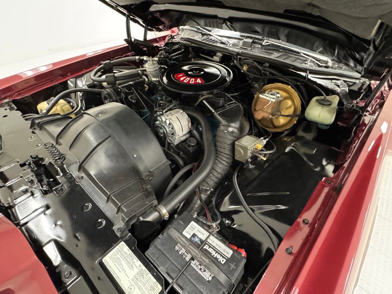 Pontiac-Grand-prix-1975-Honduras-Maroon-White-47