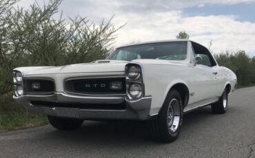 Pontiac-Gto-1966-White-Turquoise-1