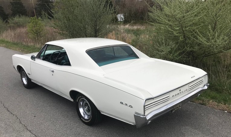 Pontiac-Gto-1966-White-Turquoise-12