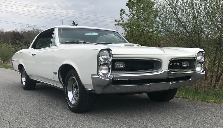 Pontiac-Gto-1966-White-Turquoise-2