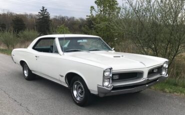 Pontiac-Gto-1966-White-Turquoise