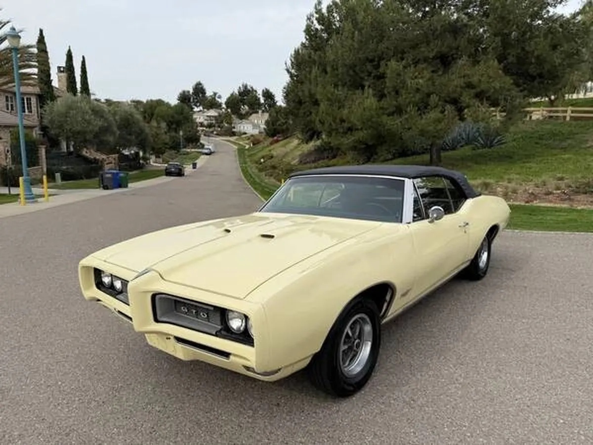 Pontiac-Gto-1968-Mayfair-Maize-Black-3