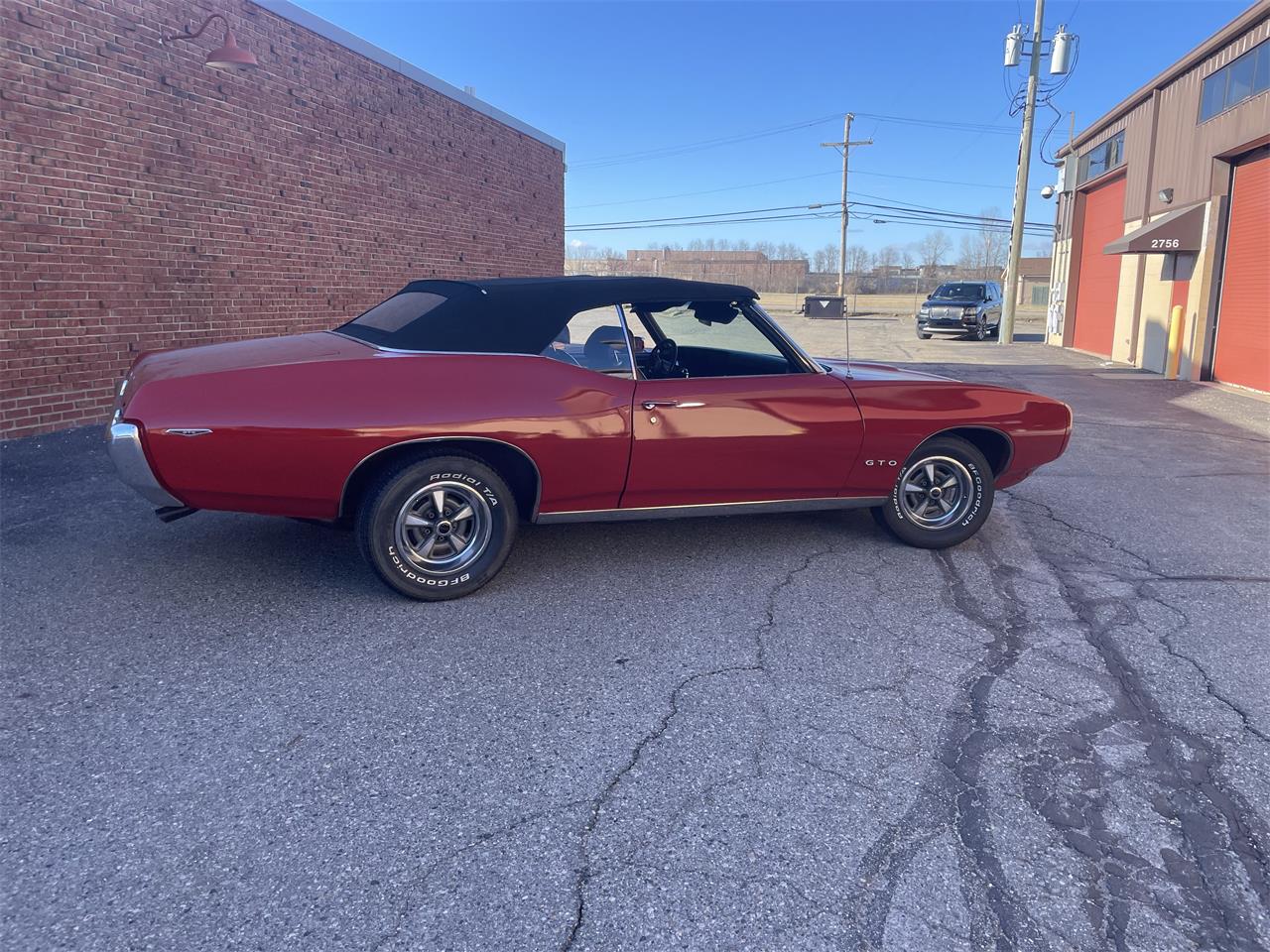 Pontiac-Gto-1969-Red-Black-2