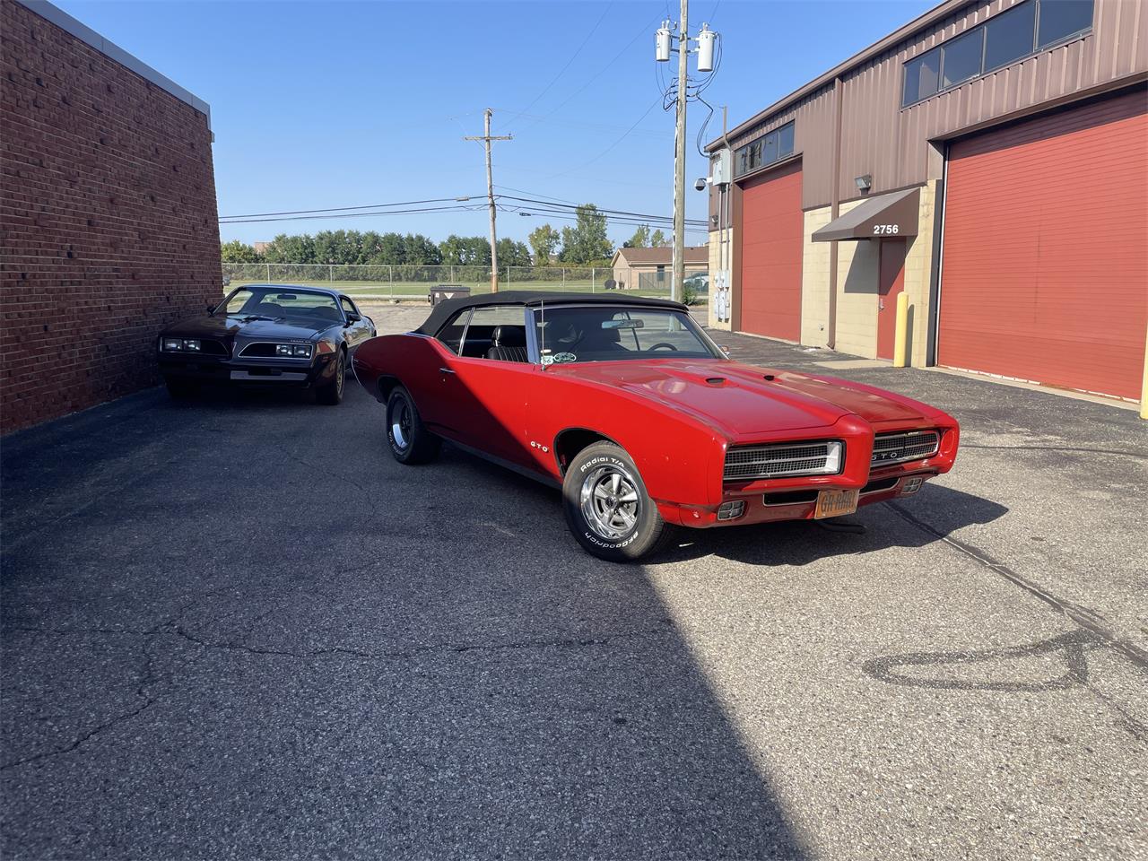 Pontiac-Gto-1969-Red-Black-3
