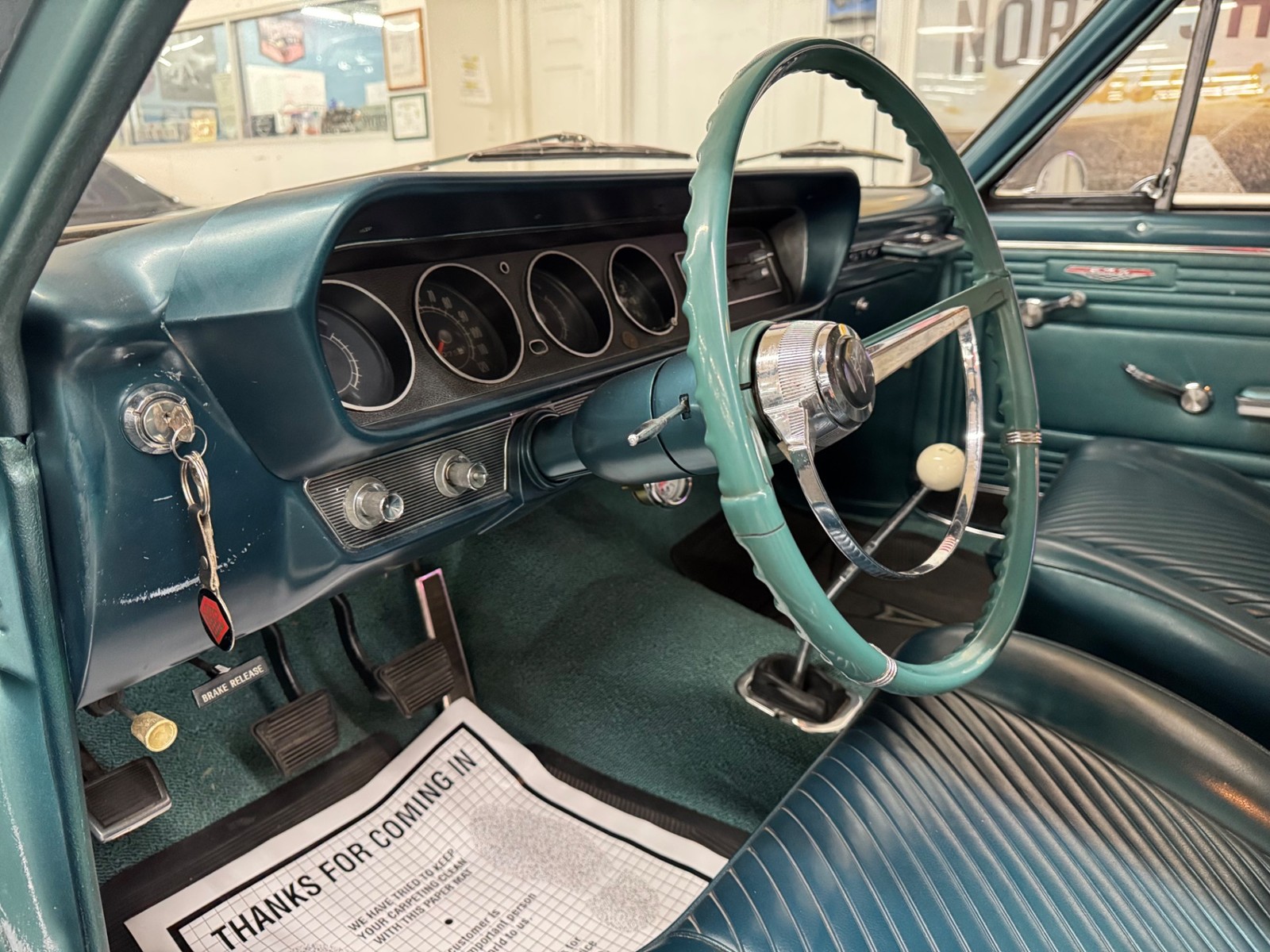 Pontiac-Le-Mans-1965-2-Door-36