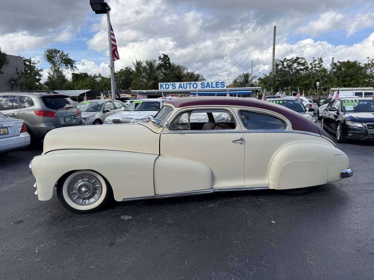 Pontiac-Silver-Streak-Steamliner-1948-Coupe-1