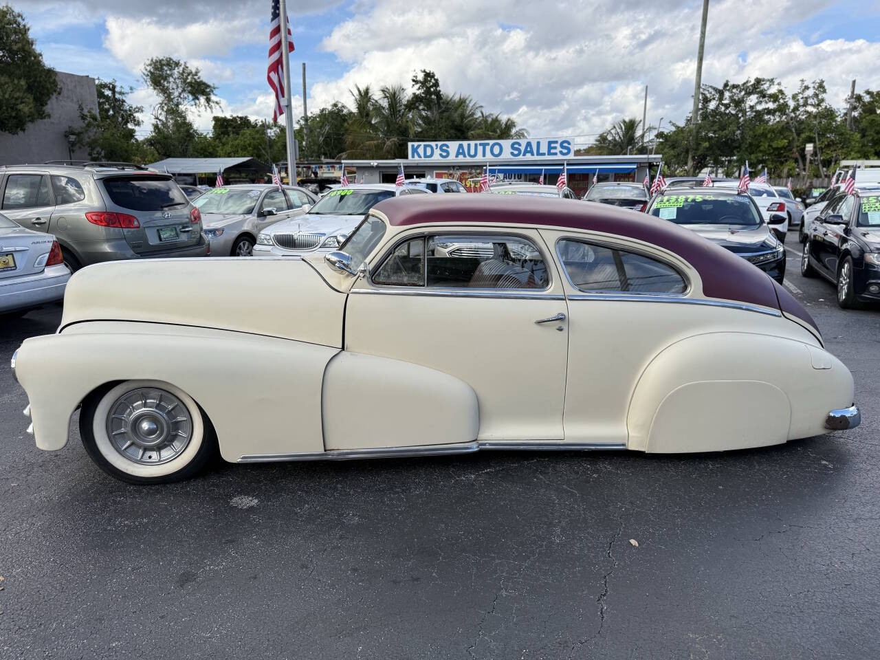 Pontiac-Silver-Streak-Steamliner-1948-Coupe-15