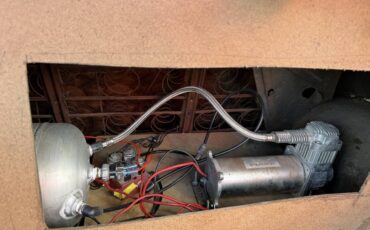 Pontiac-Silver-Streak-Steamliner-1948-Coupe-22