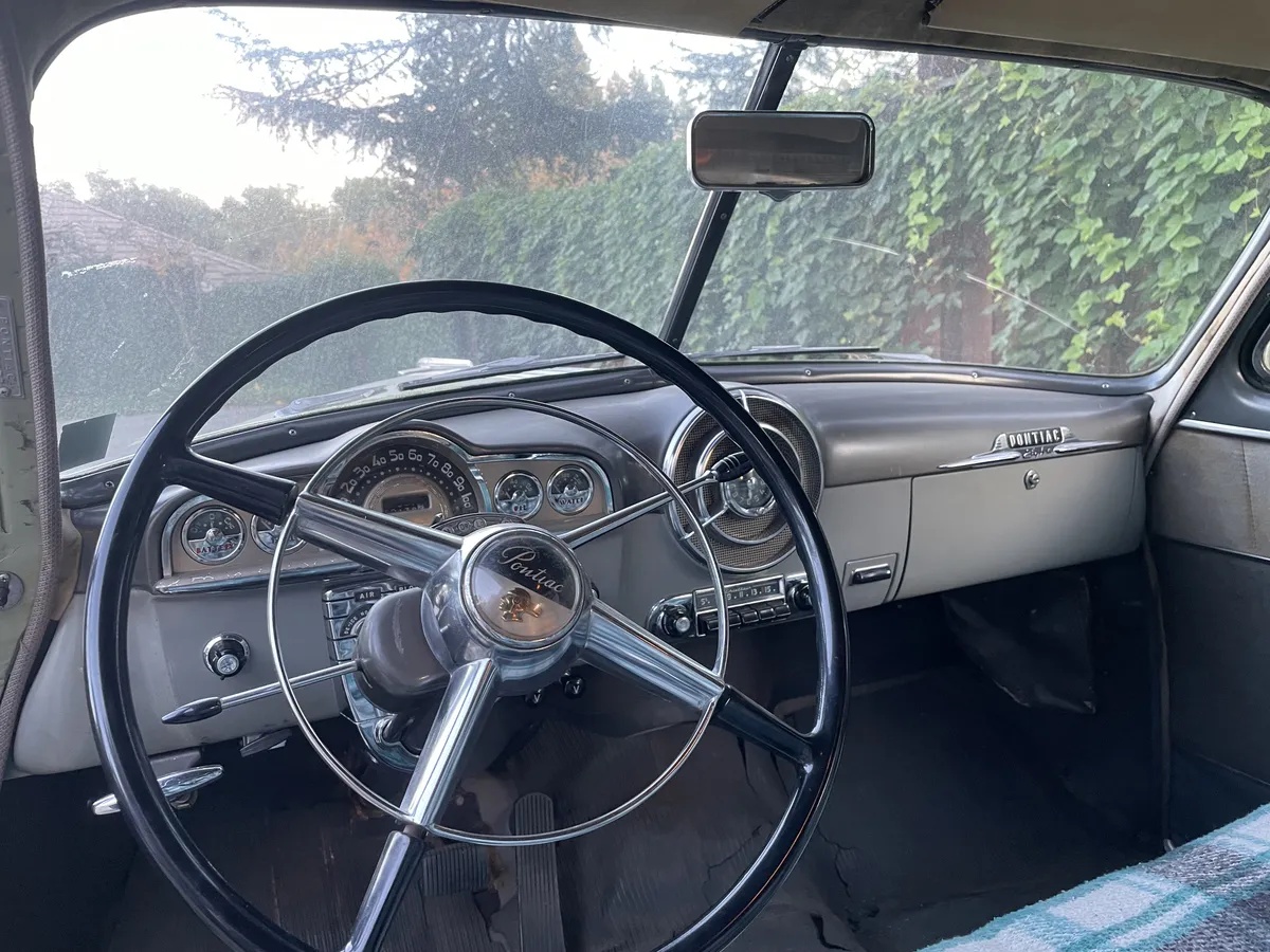 Pontiac-Silver-streak-1950-Sage-Green-Brown-1