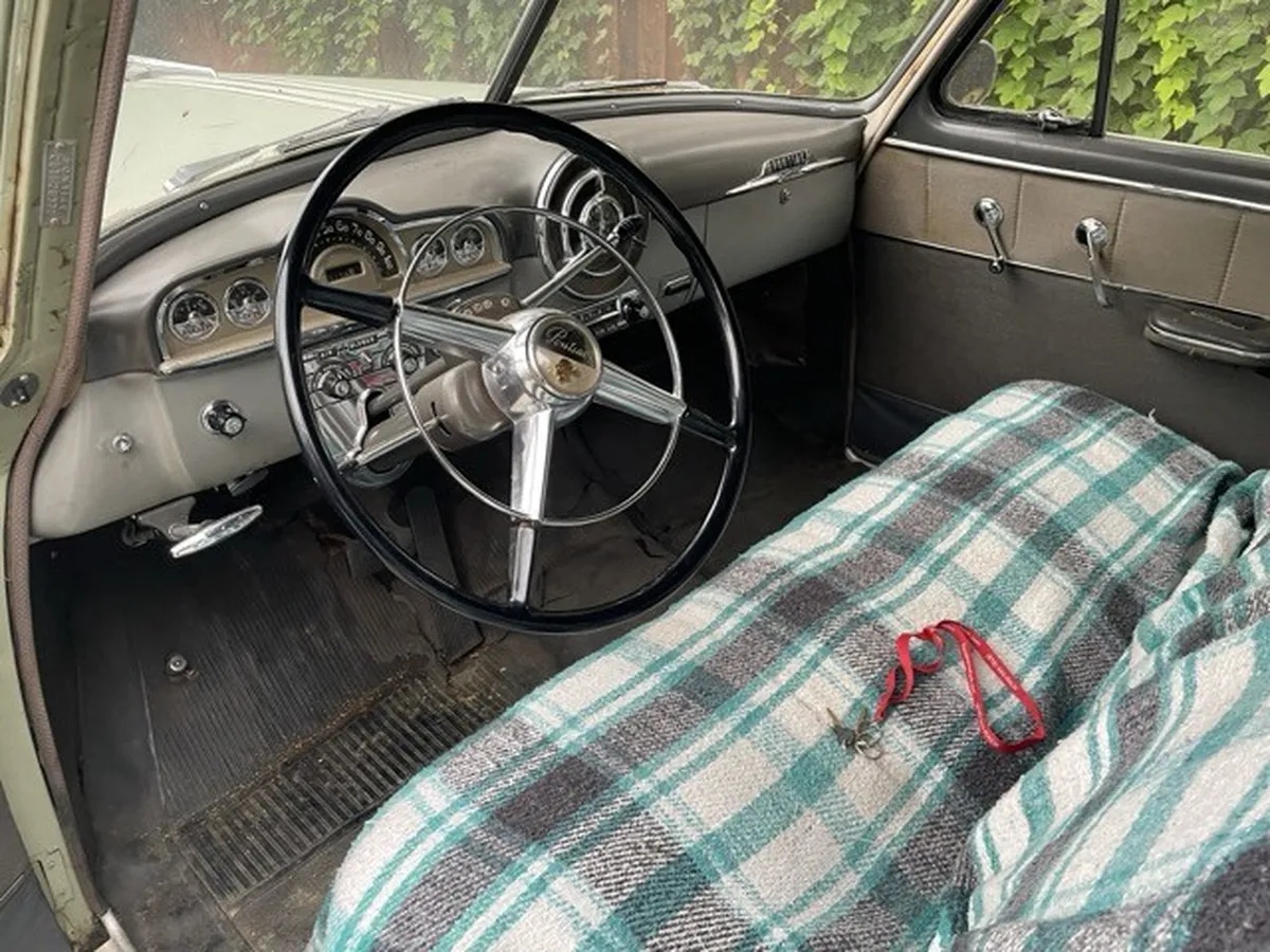 Pontiac-Silver-streak-1950-Sage-Green-Brown-12