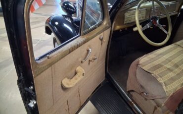 Pontiac-Six-Touring-Sedan-1938-Sedan-17