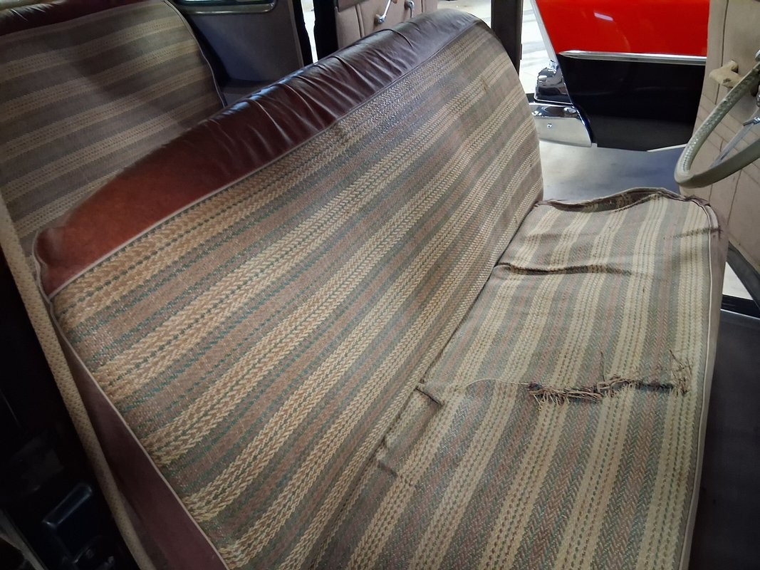 Pontiac-Six-Touring-Sedan-1938-Sedan-19