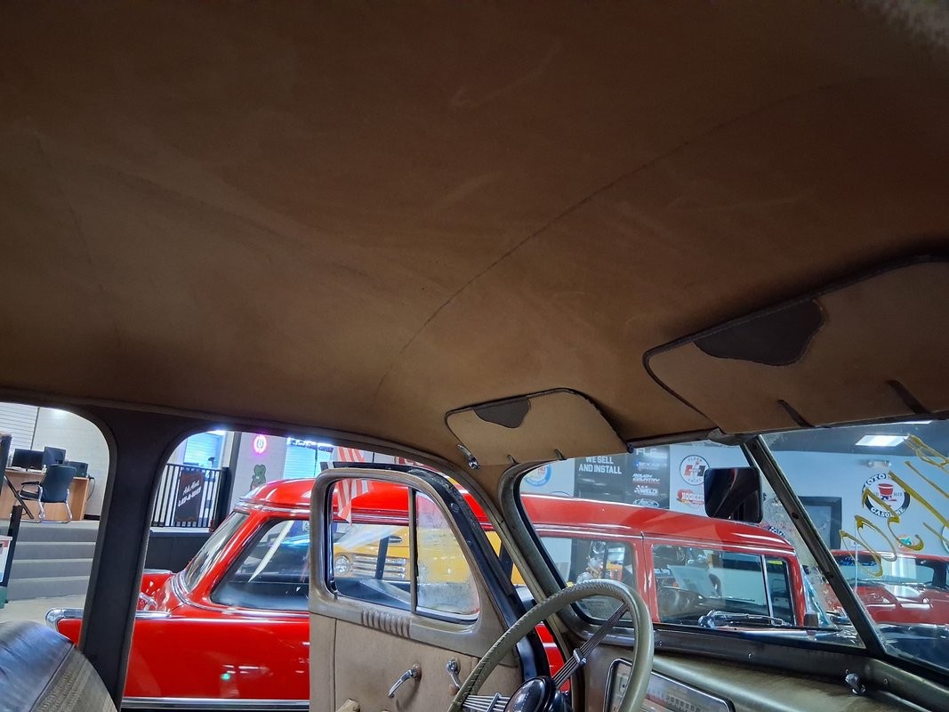 Pontiac-Six-Touring-Sedan-1938-Sedan-26