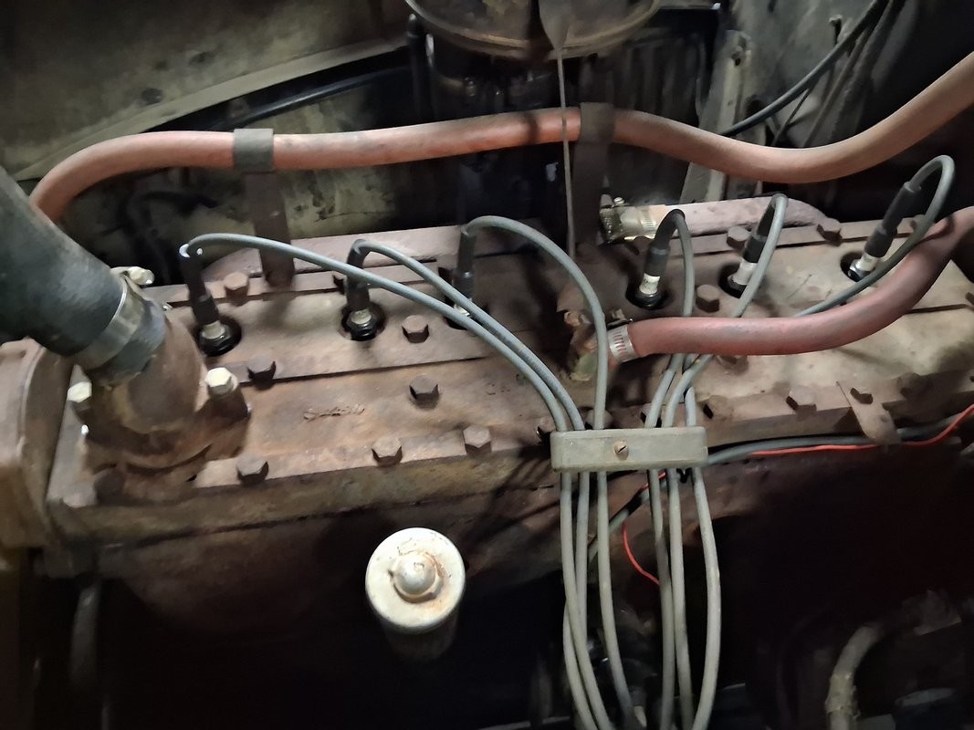 Pontiac-Six-Touring-Sedan-1938-Sedan-39