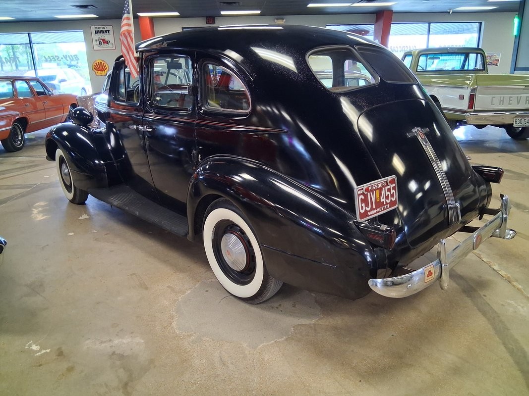 Pontiac-Six-Touring-Sedan-1938-Sedan-7