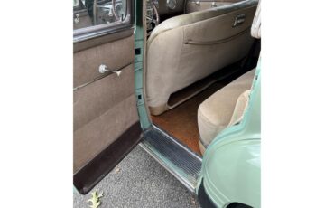 Pontiac-Streamliner-1947-Two-tone-green-Beige-12