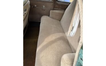 Pontiac-Streamliner-1947-Two-tone-green-Beige-2