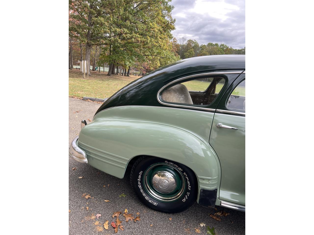 Pontiac-Streamliner-1947-Two-tone-green-Beige-5