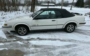 Pontiac-Sunbird-1989-Convertible-3