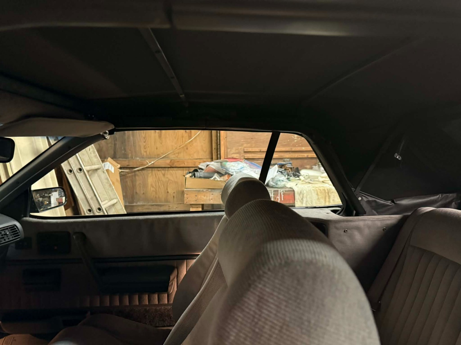 Pontiac-Sunbird-1989-Convertible-34