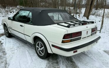 Pontiac-Sunbird-1989-Convertible-6