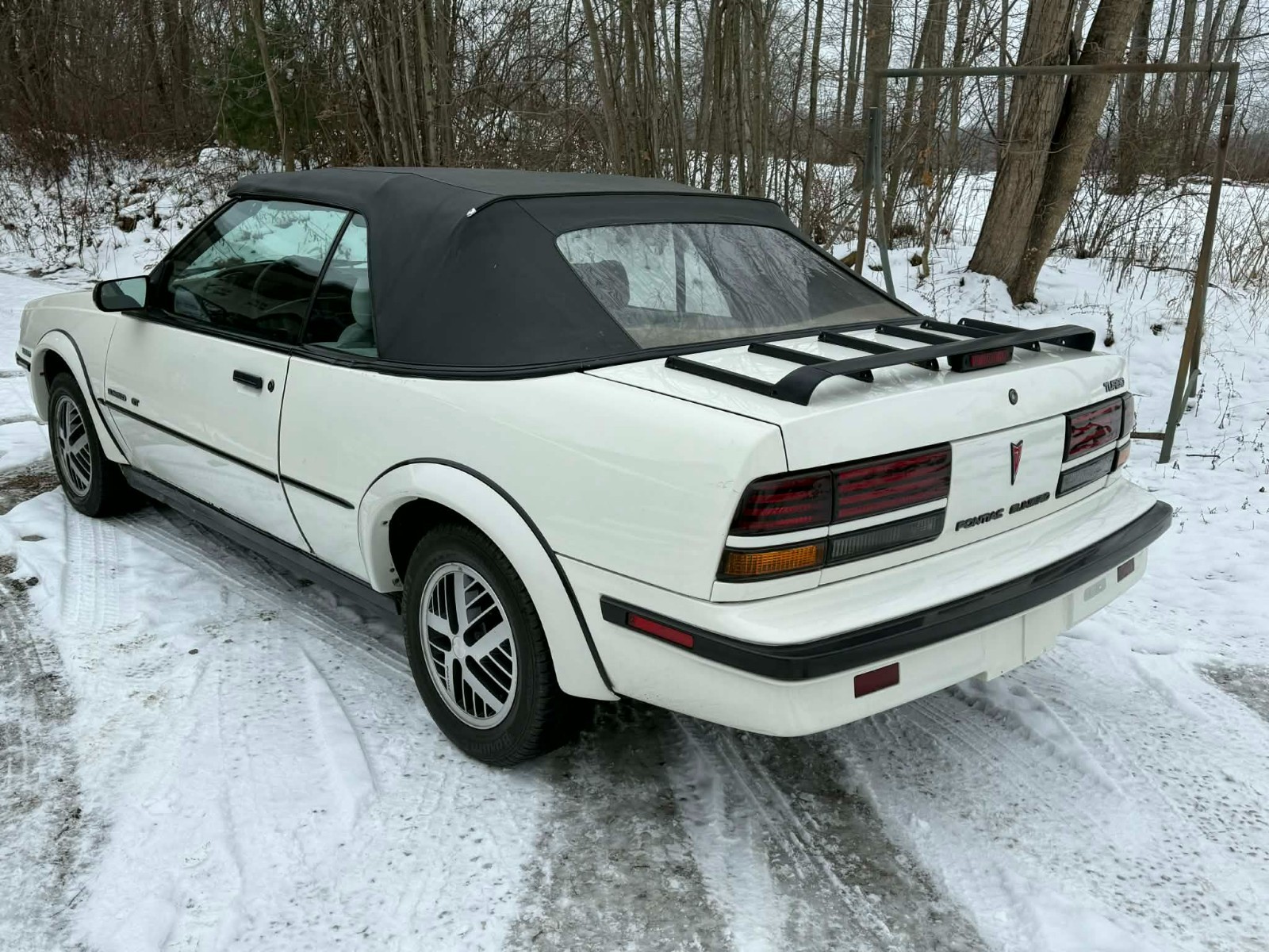 Pontiac-Sunbird-1989-Convertible-6