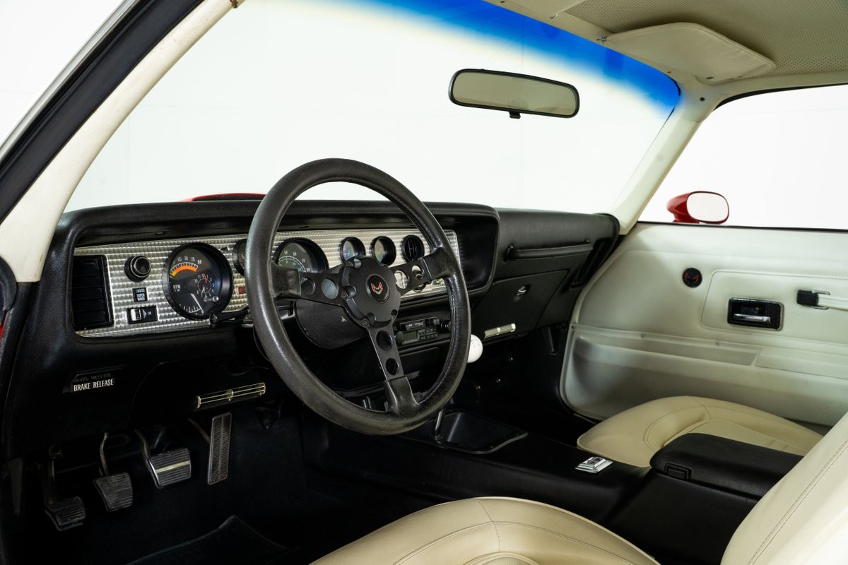 Pontiac-Trans-Am-1975-Coupe-1