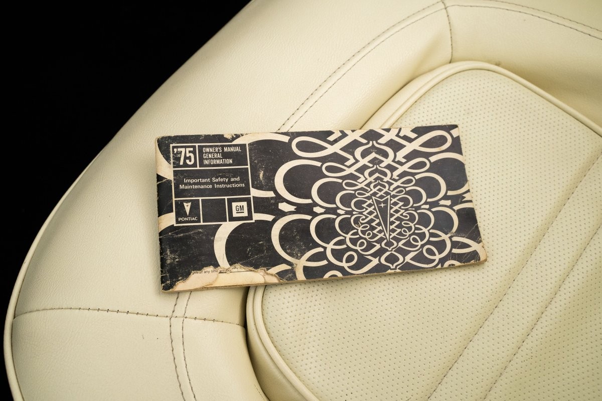 Pontiac-Trans-Am-1975-Coupe-38