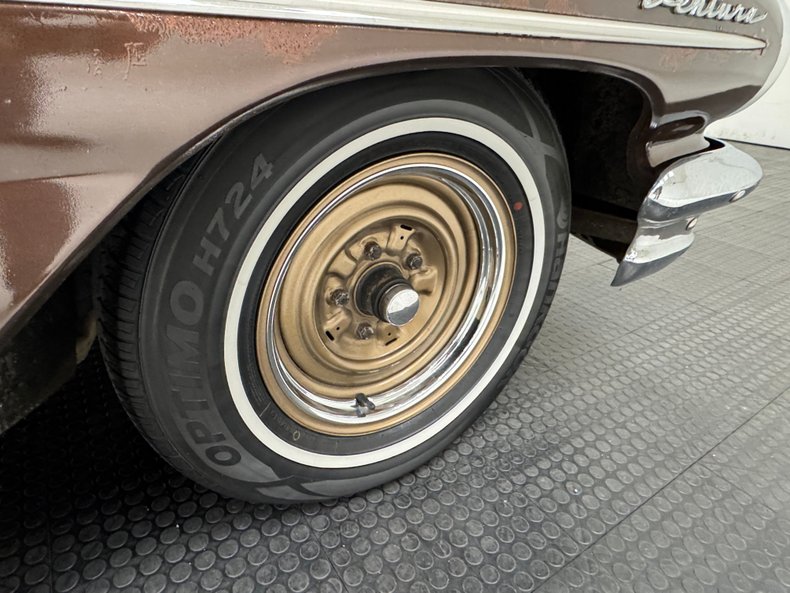 Pontiac-Ventura-1960-Mahogany-Fawn-22